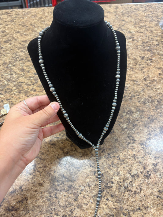 Graduated Pearl Lariat